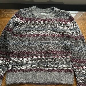 Abercrombie & Fitch Women's Gray and Burgundy Crewneck Sweater